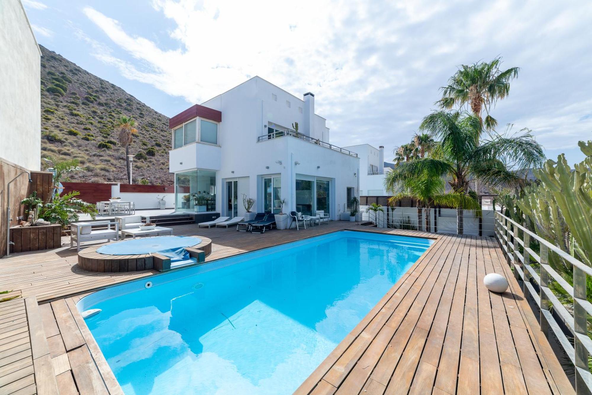 Lux Villa Nijar